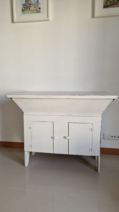 Movel aparador / masseira do pão