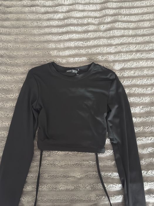 топ з відкритою спиною