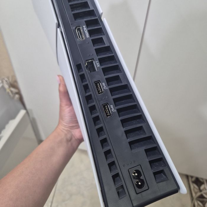 Sony Playstation 5 slim 1 tb + 2 оригинальных джостика