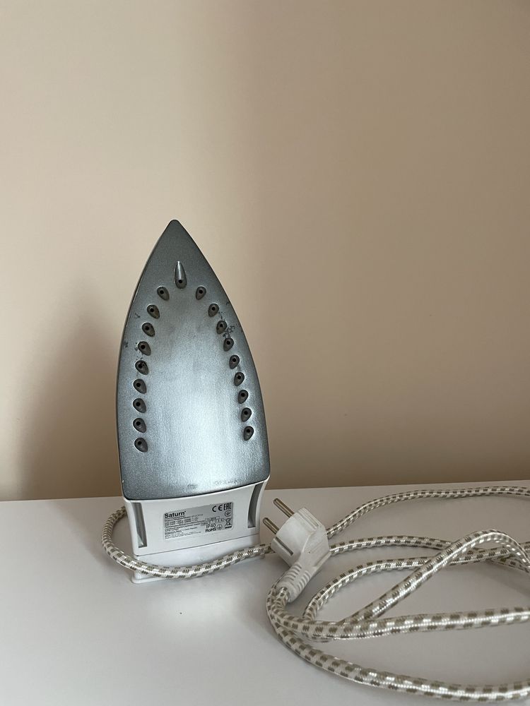 Праска Saturn 1600W