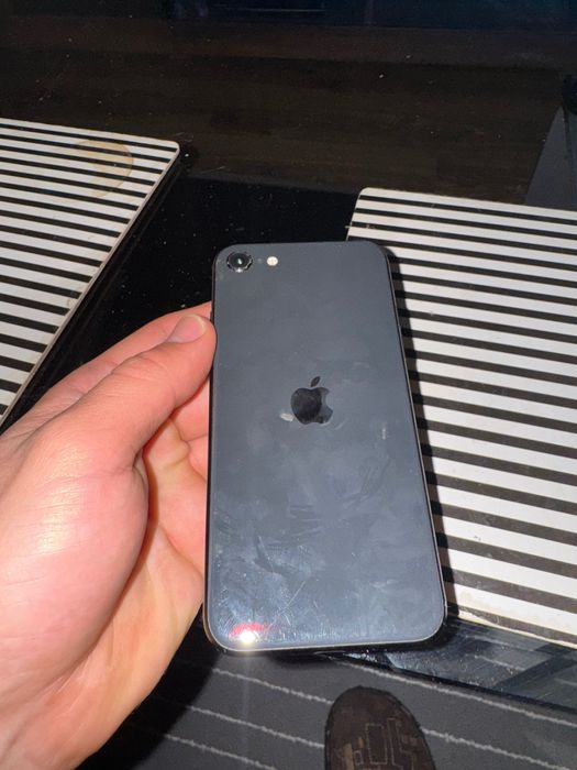 Sprzedam iPhone'a se 2020 Zablokowany na części