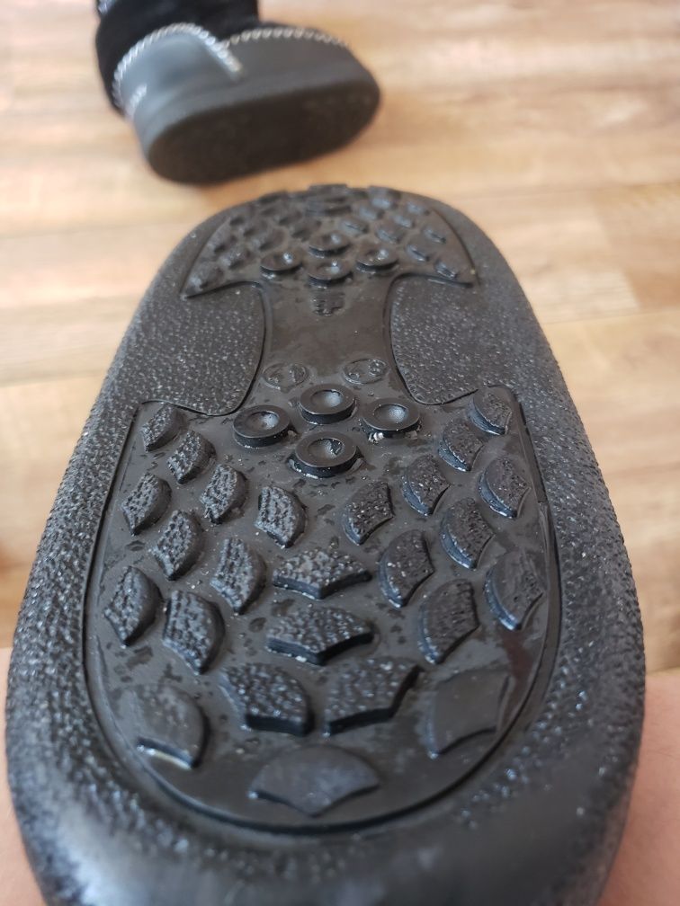 Продам сапоги луноходы зимови чоботи  GIvenchy  Moon boot