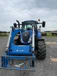 New holland t5  .