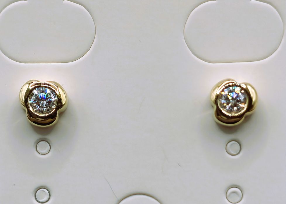 Złote Kolczyki Sztyfty Pr. 585 z Moissanitami 3mm - Klasyka Bezel