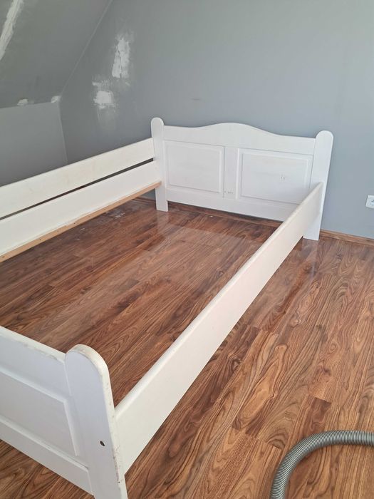 Łóżko drewniane białe  200 x 120