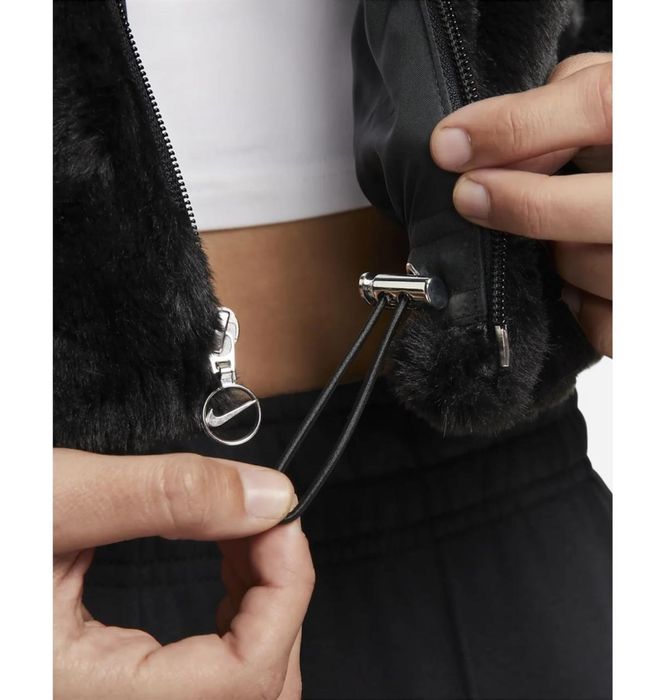 Куртка жіноча Nike Sportswear Swoosh Icon Clash Dv5139-010