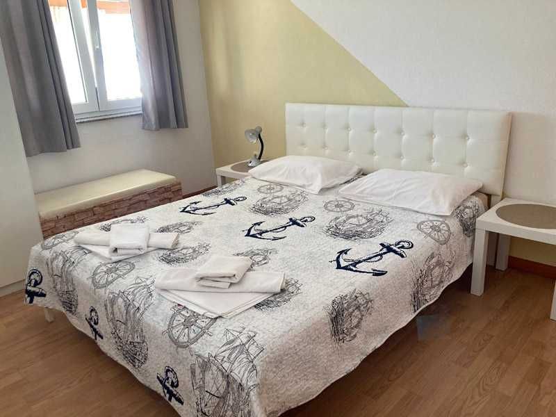 CHORWACJA STARIGRAD dwa apartamenty, noclegi z widokiem na morze