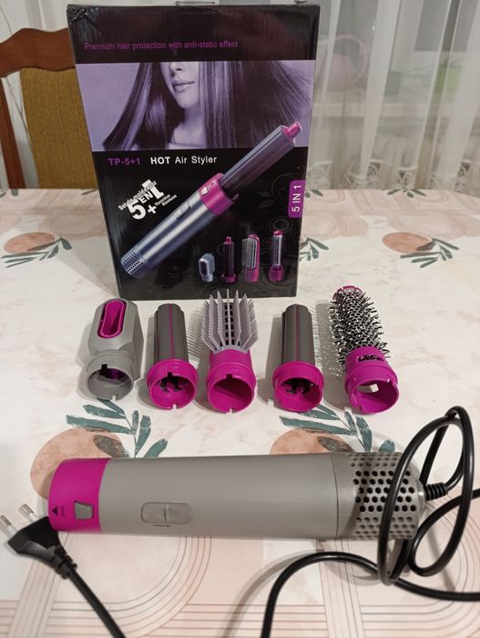 Продам новий Фен з насадками