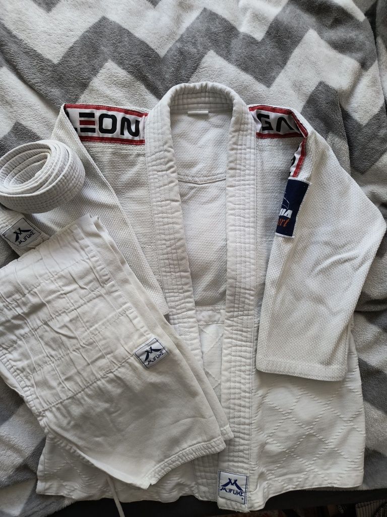 Judoka galeon 130
