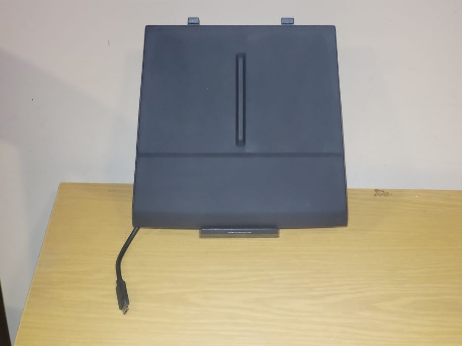 Оригінальна бездротова зарядка Tesla Model