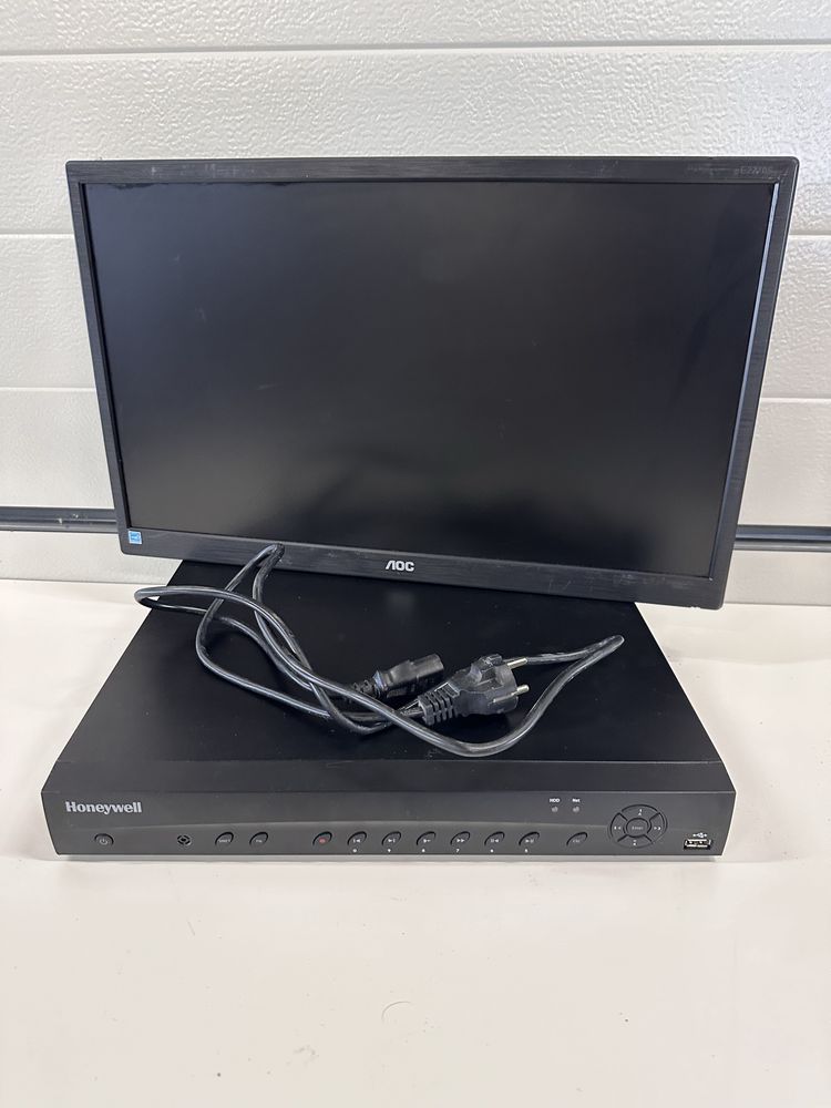 Rejestrator Sieciowy IP 16 Honeywell HEN16103 +Monitor 21” + Dysk 8TB