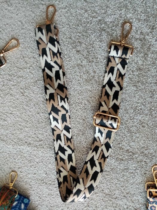 Pasek do torebki czarny ,wzór kremowo-beżowy