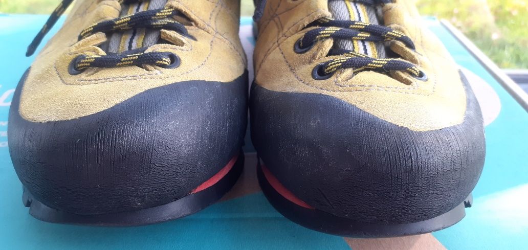 solidne skórzane buty trekkingowe terenowe Salewa R 39