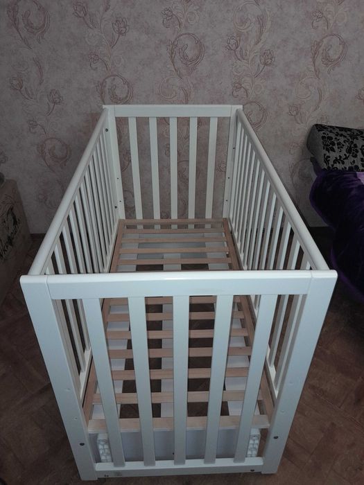 Дитячє ліжко з маятником