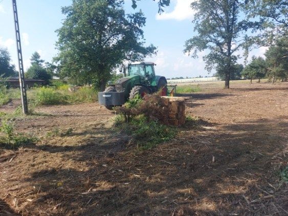 Wycinka drzew Frezowanie pni drzew Mulczer Leśny Mulczer Wgłębny