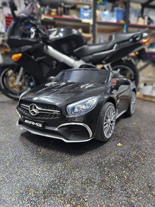 Mercedes autko AMG s62
