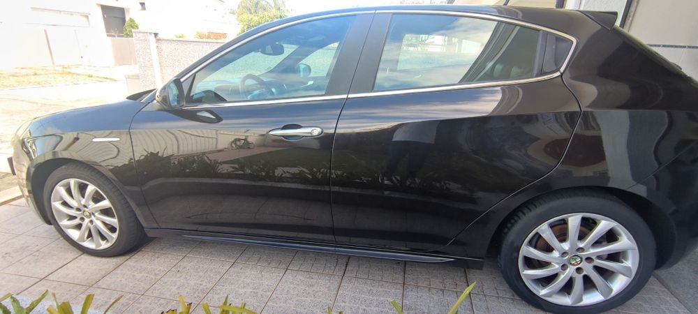 Carro Alfa Romeo Giulietta