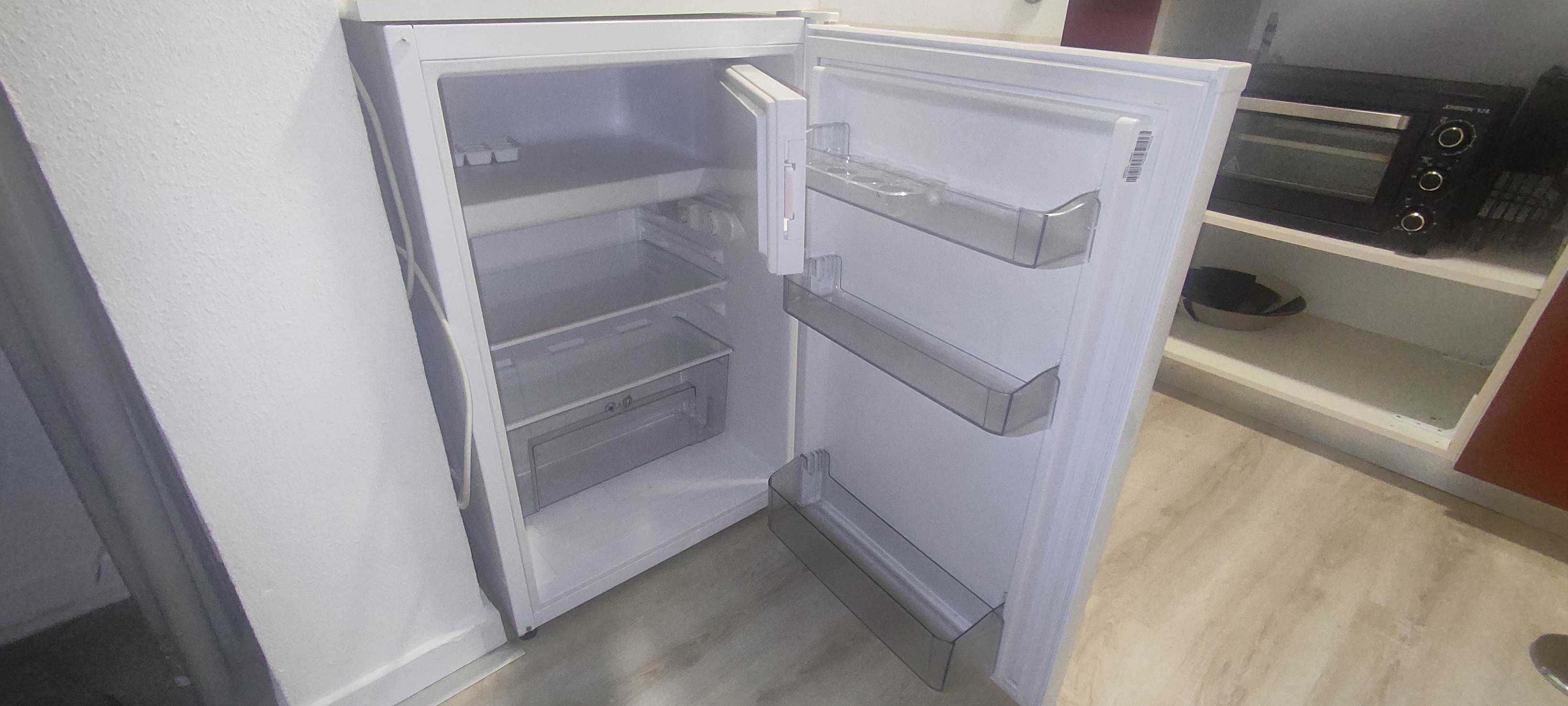 Frigorífico 122 litros combi 82cm altura estado muito bom