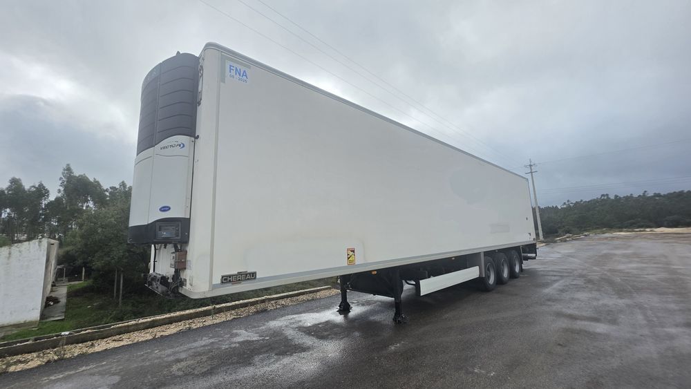 Semi Reboque Frio CHEREAU  FNA Plataforma Retractil