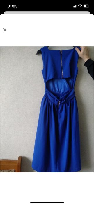 Нарядное вечернее женское платье синее на молнии с открытой спиной