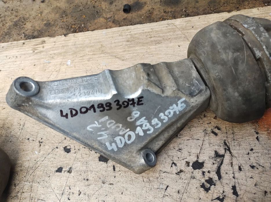 AUDI A8 D2 łapa poduszka silnika 4D0199309E