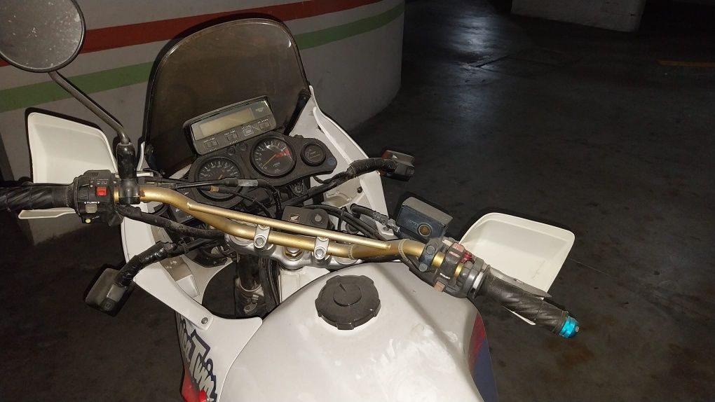 Africa Twin - Um dono