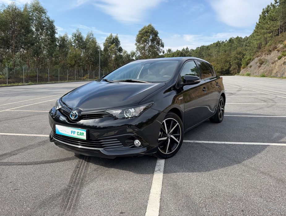 Toyota Auris 1.8 HSD Comfort +P.Techno+P.Sport