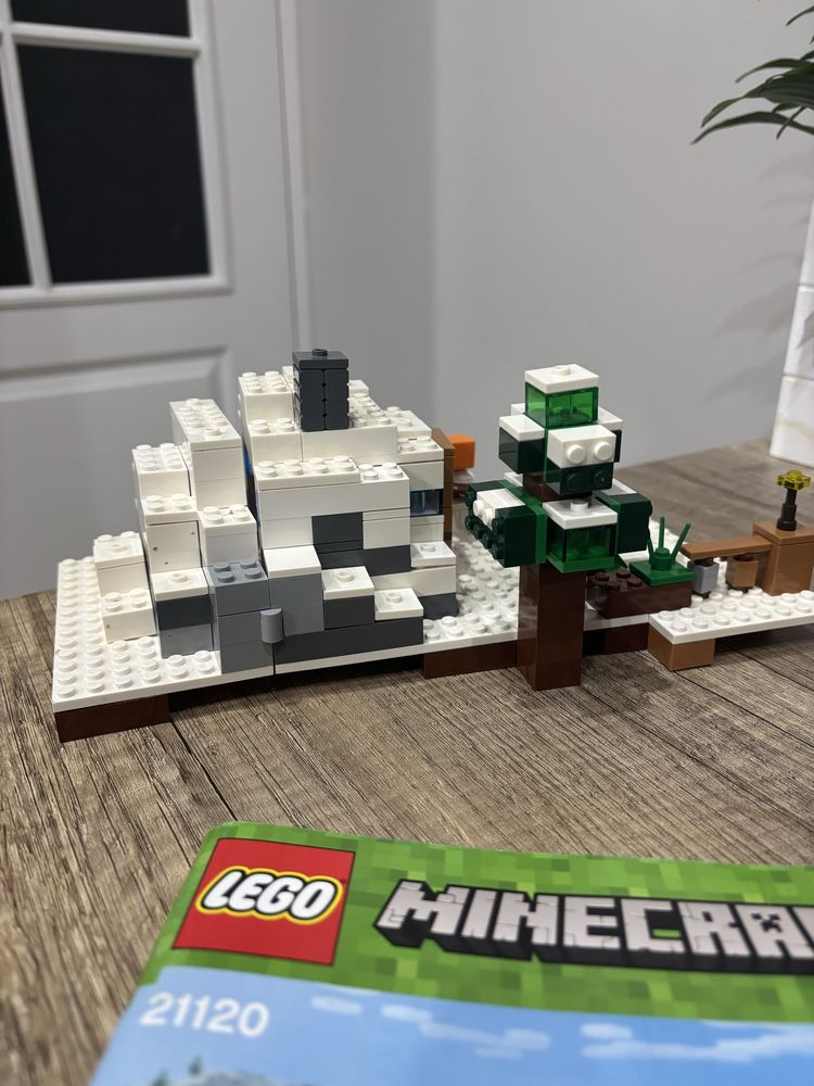 LEGO 21120 Minecraft - Śnieżna kryjówka