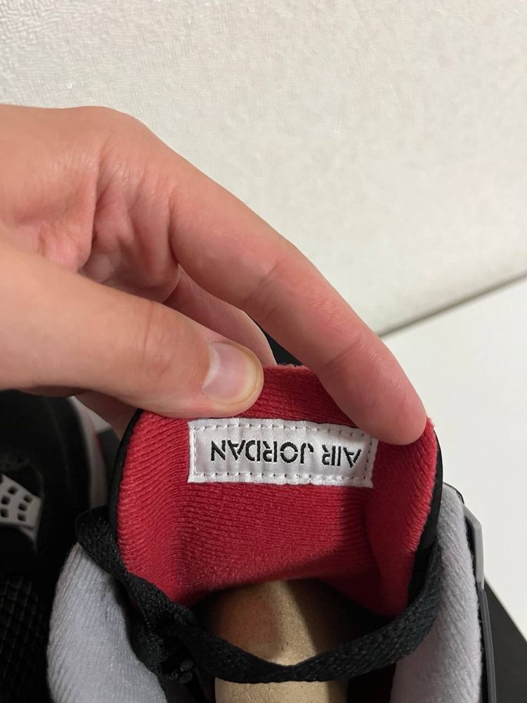 Jordan 4 Retro Bred 308497-060 44(28cm)