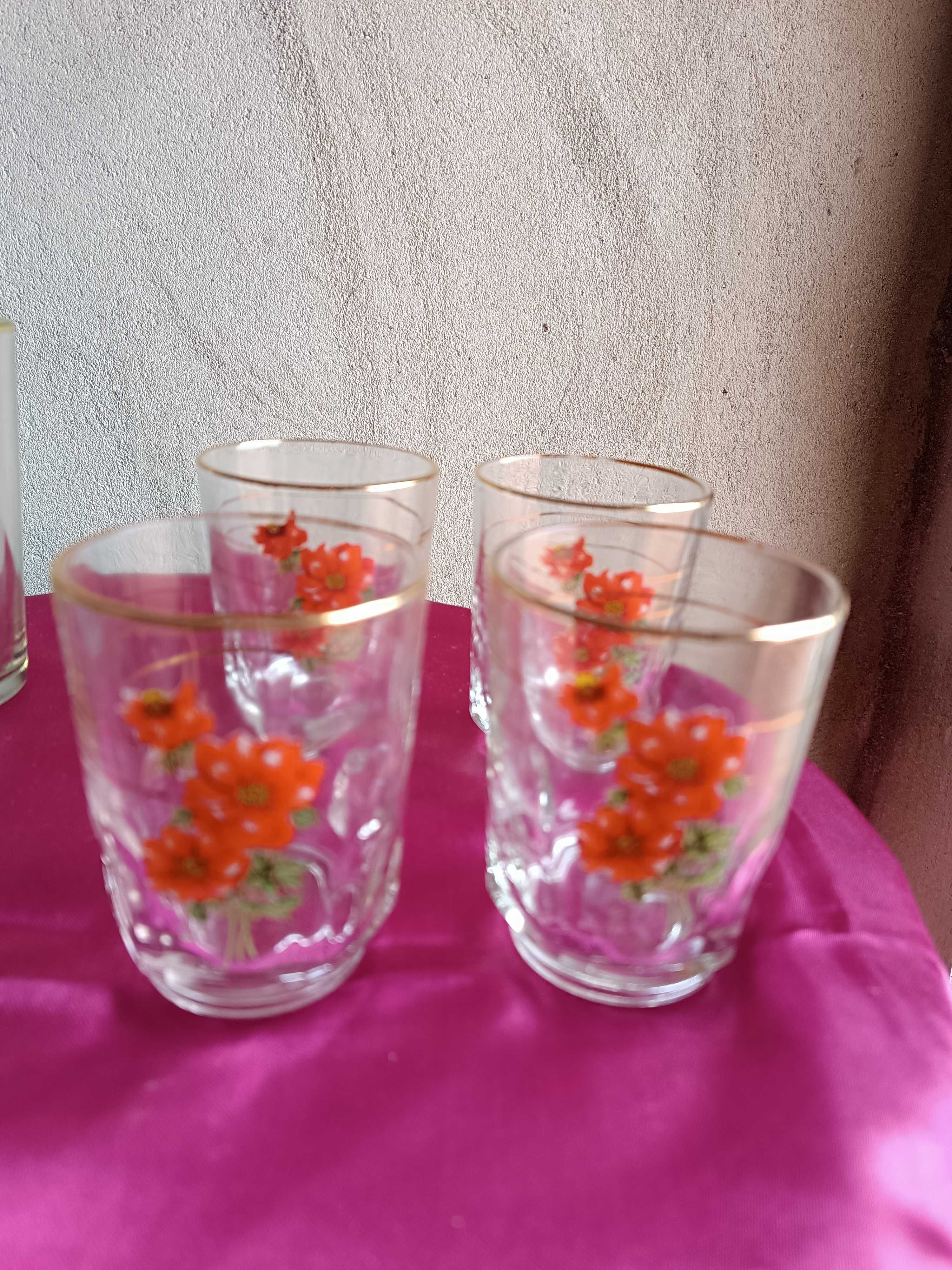 Conjunto de 4 copos antigos