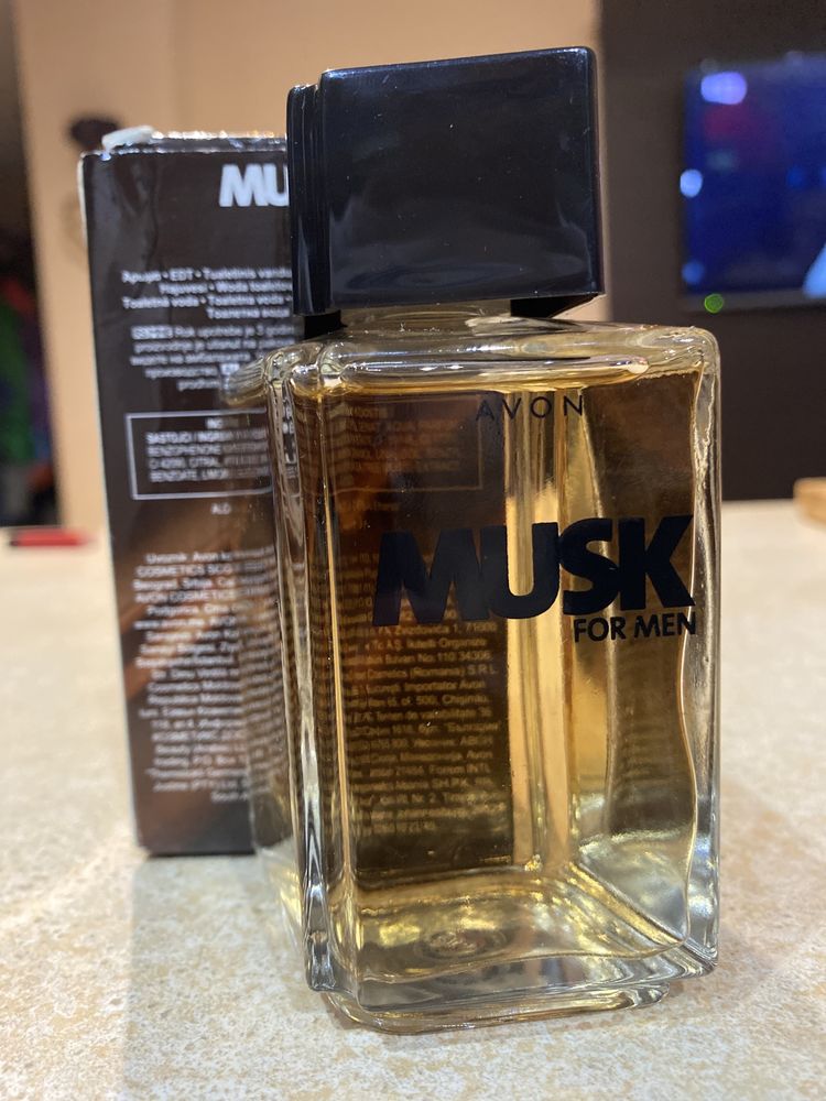 Wersja z 2015 roku Musk for Men Avon 100 ml edt splash