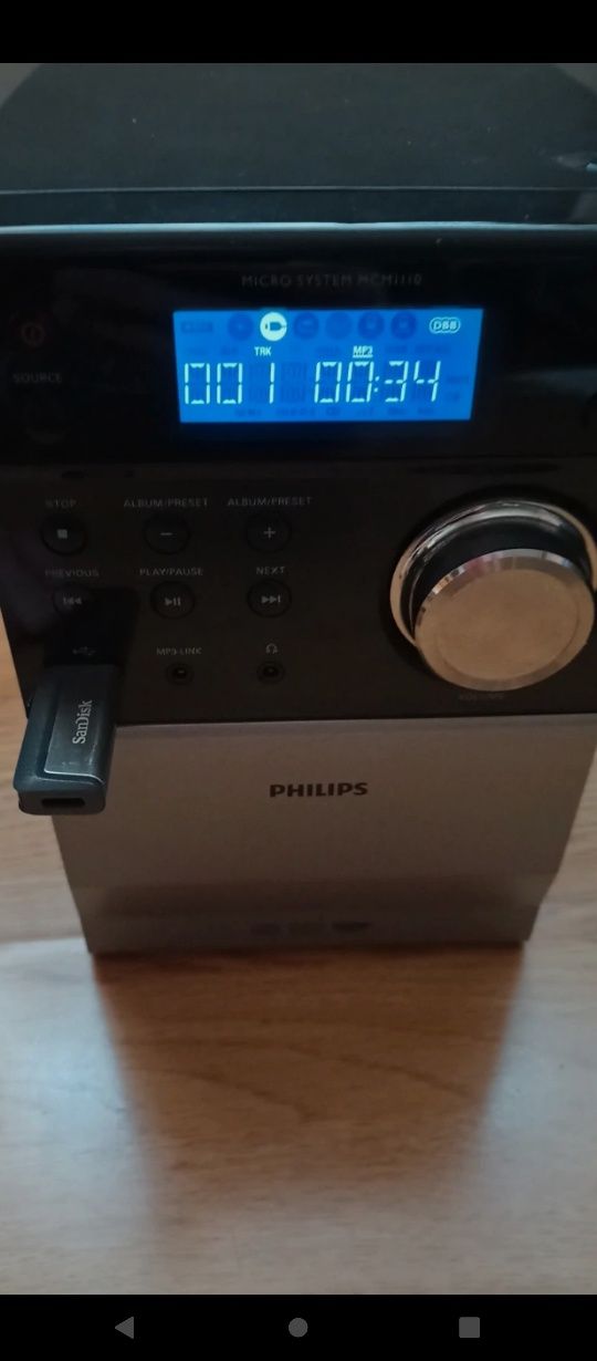 Wieża Philips.  CD/USB/AUX/Radio. MP3.