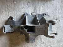 Wspornik mocowanie łapa alternatora passat b5  audi