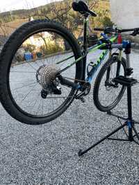 Bicicleta roda 29 scott scale em carboco