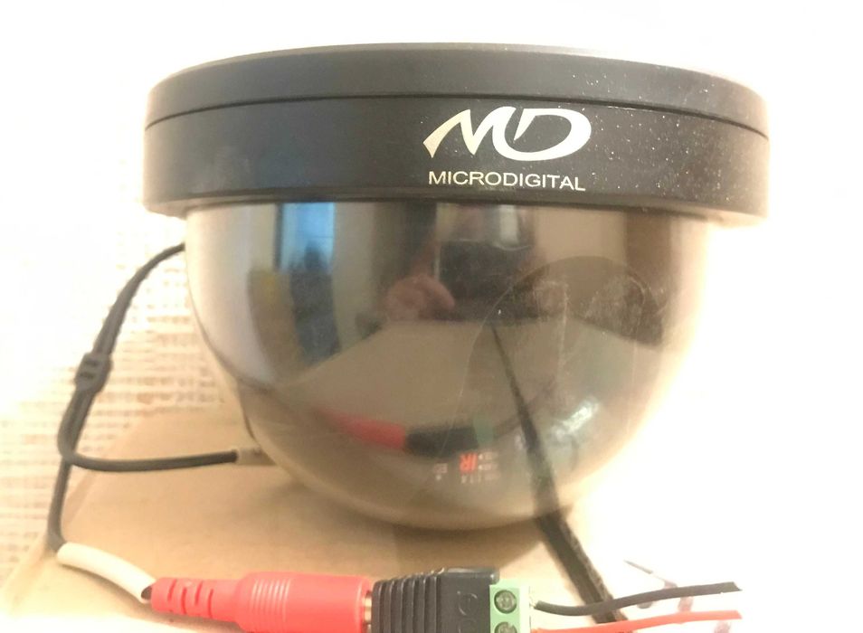 Камера відеоспостереження аналогова потолочна високої якості