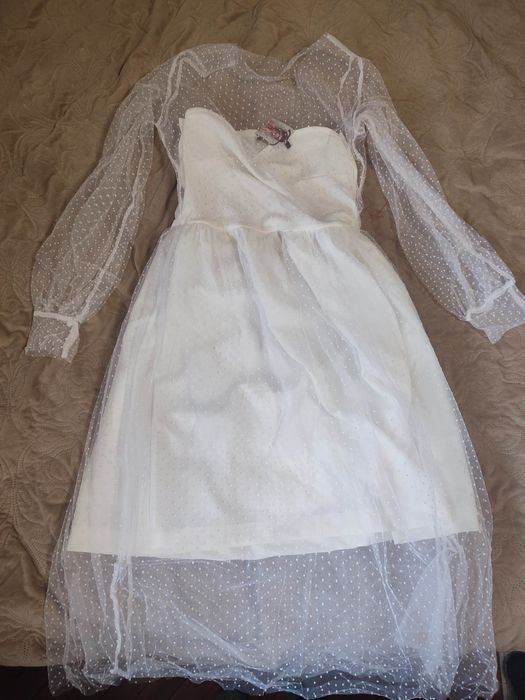 Сукні 42 розмір ідеальний стан