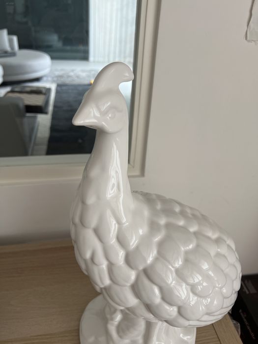 Peça decorativa: galinha de cerâmica