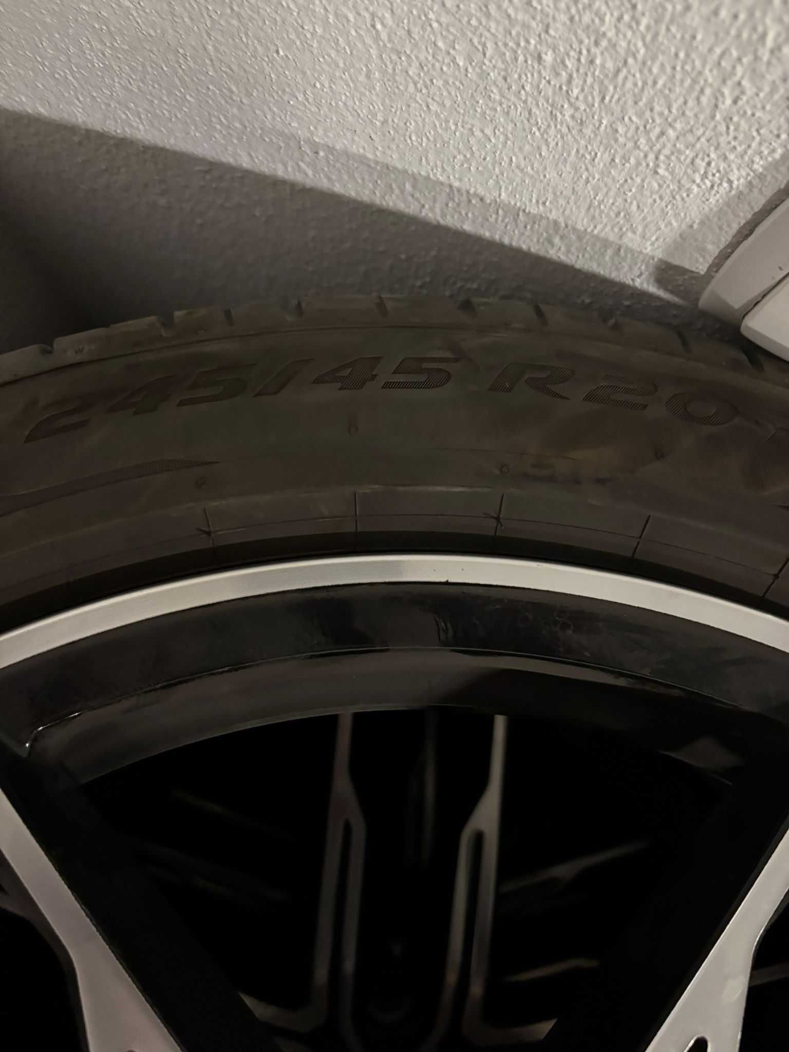 BMW 4 jantes R20 com pneus Pirelli