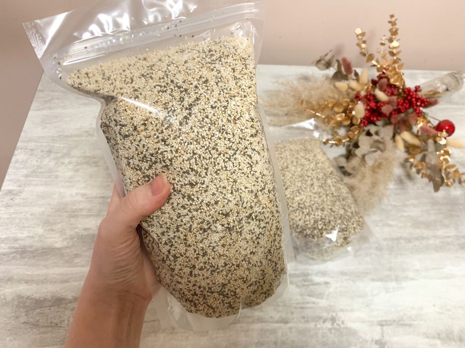 Кіноа біла насіння. Зернова каша. Здоровий сніданок