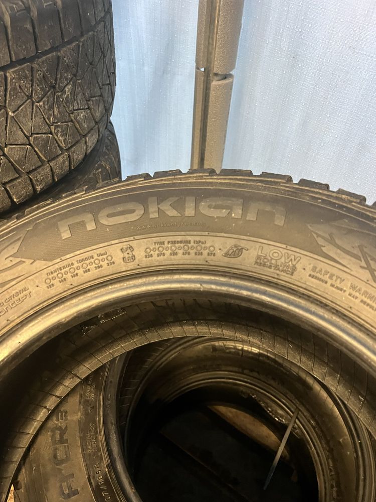 205/65/16C Nokian hakkapeliitta CR3