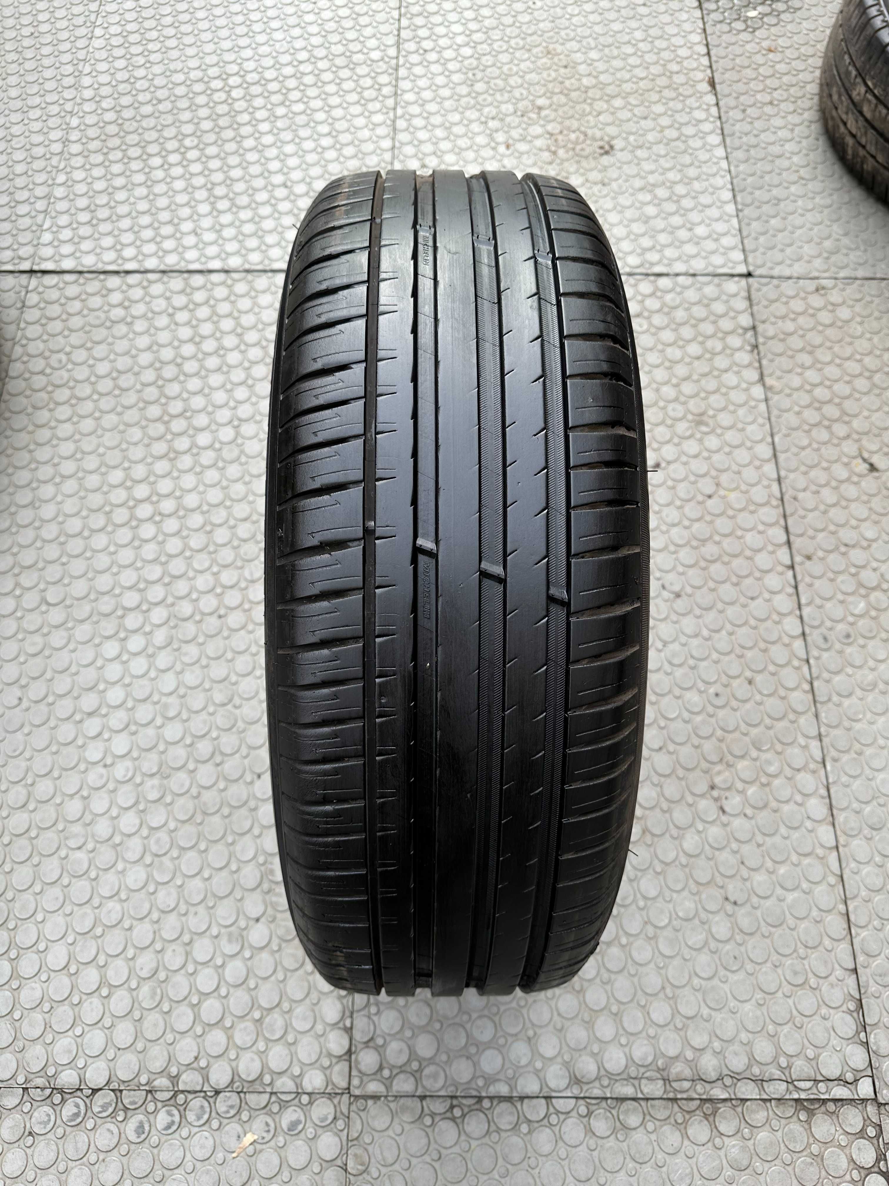 235-60 R18 107W Michelin Pilot Spotr 4 SUV розпаровка 1шт