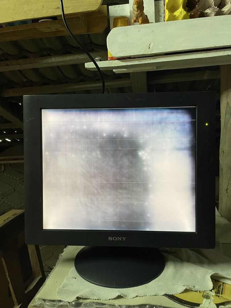 Monitor LCD Sony SDM-S71R (Para Peças)