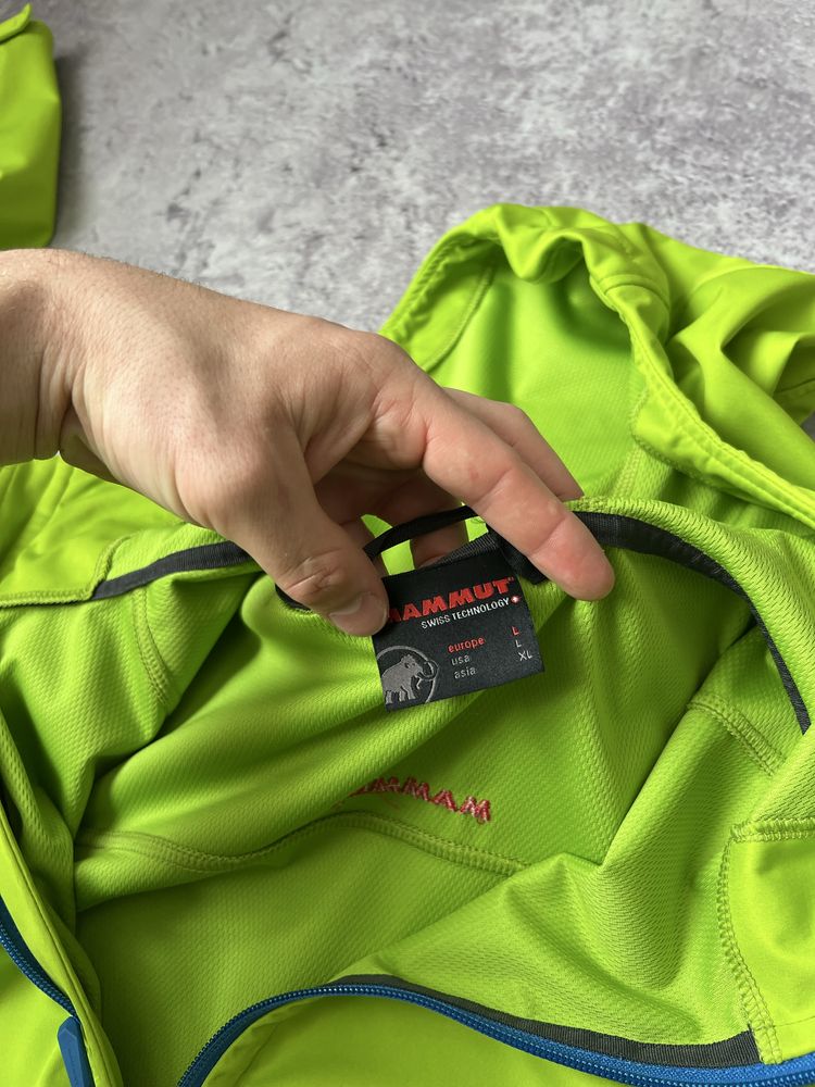 L(size) Чоловіча трекінгова софтшел куртка Mammut Softech