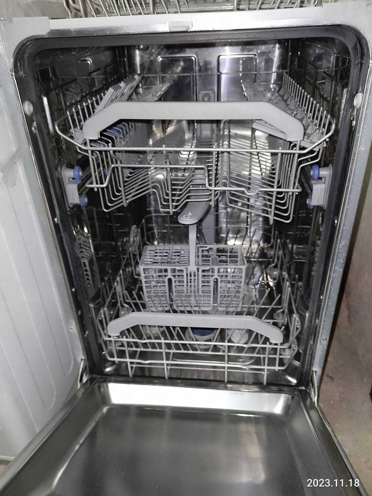 Посудомоечная машина HOTPOINT ARISTON CIS LST 328 A/HA узкая встройка
