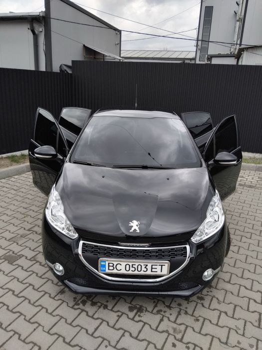 Peugeot 208 пежо 208