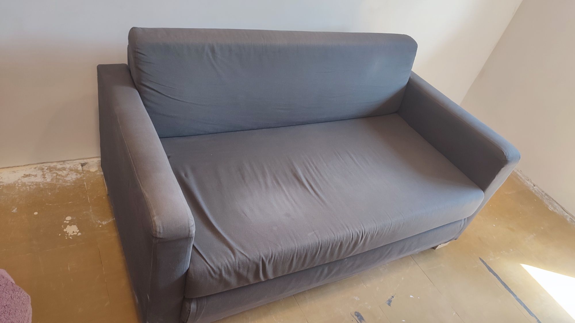 Mała rozkladana sofa Ikea