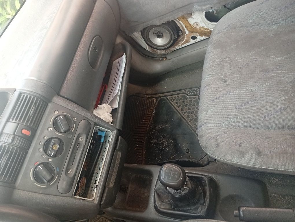 Opel corsa branco