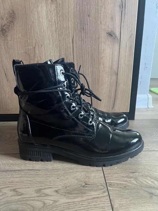 Ботинки жіночі лаковані