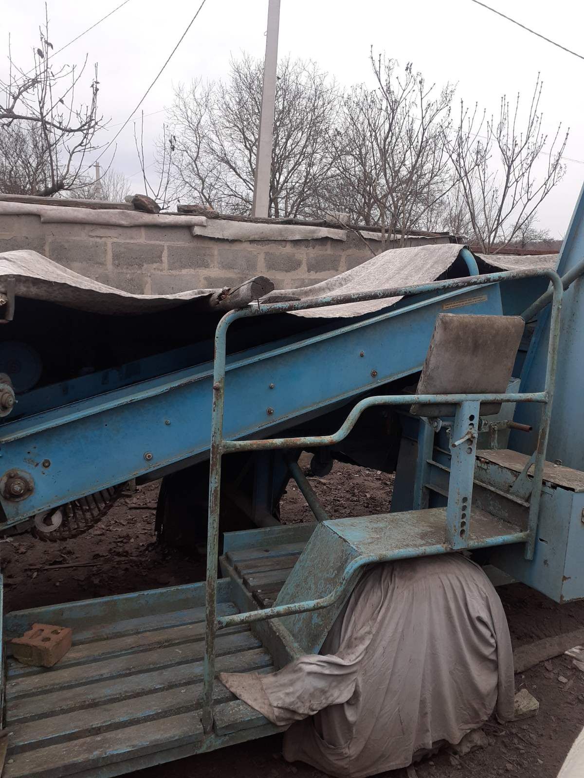 Причепний картоплезборочний комбайн