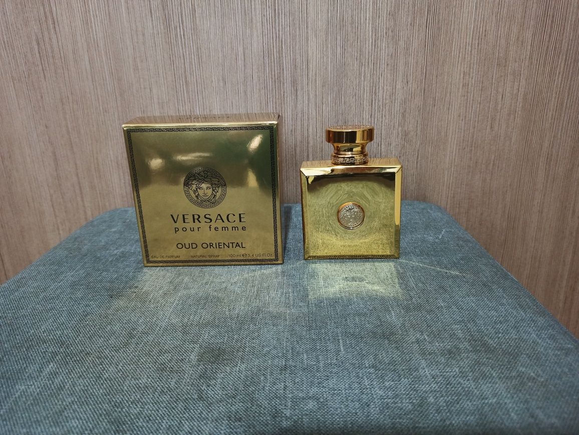 Versace Pour Femme Oud Oriental